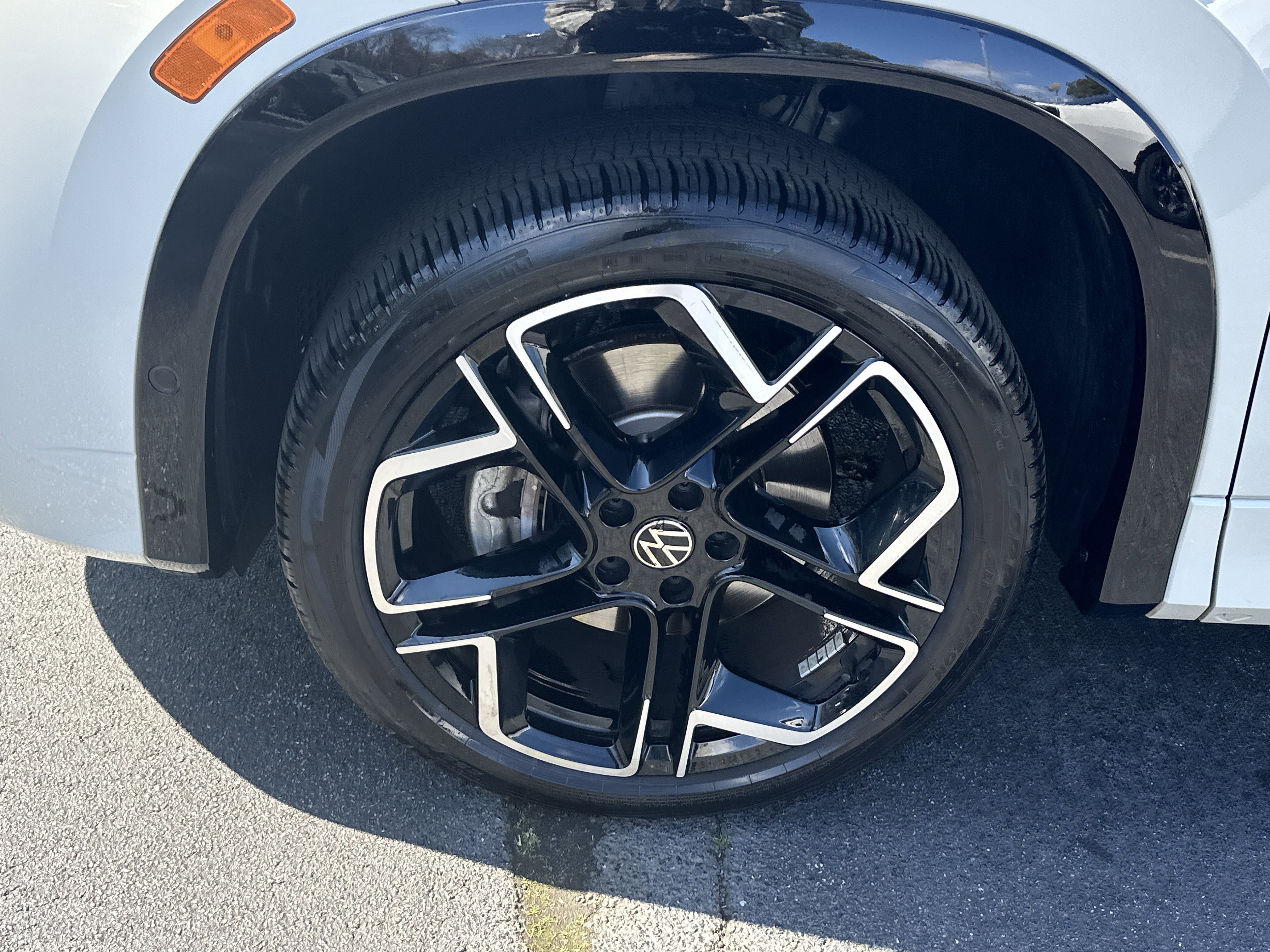 2025 Volkswagen Tiguan SEL R-Line