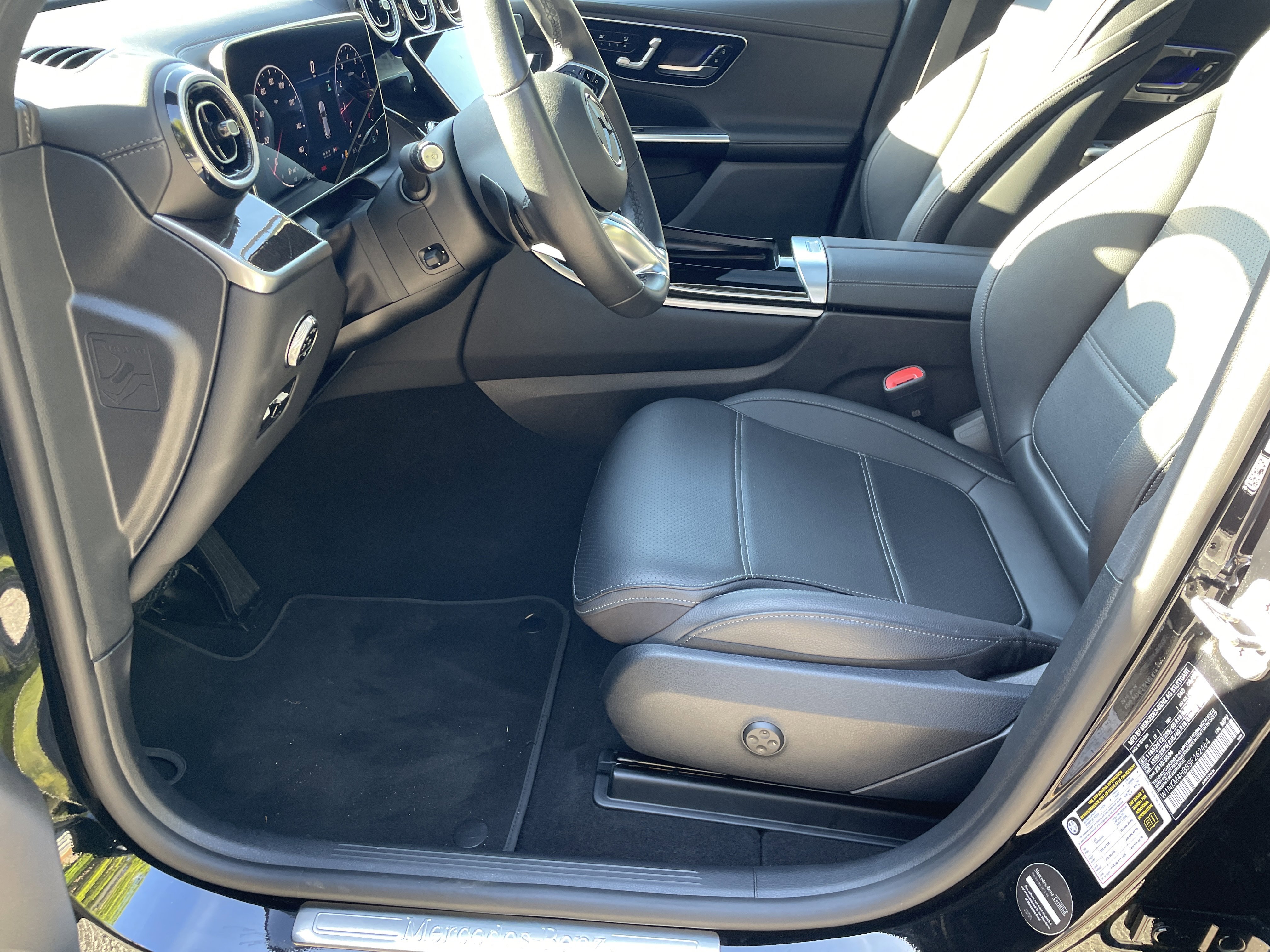 2025 Mercedes-Benz GLC 300 4MATIC