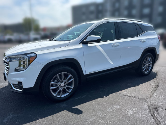 Used 2024 GMC Terrain SLT