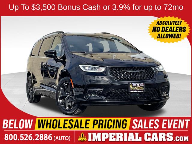 New 2026 Chrysler Pacifica Select