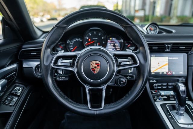 2019 Porsche 911 Carrera