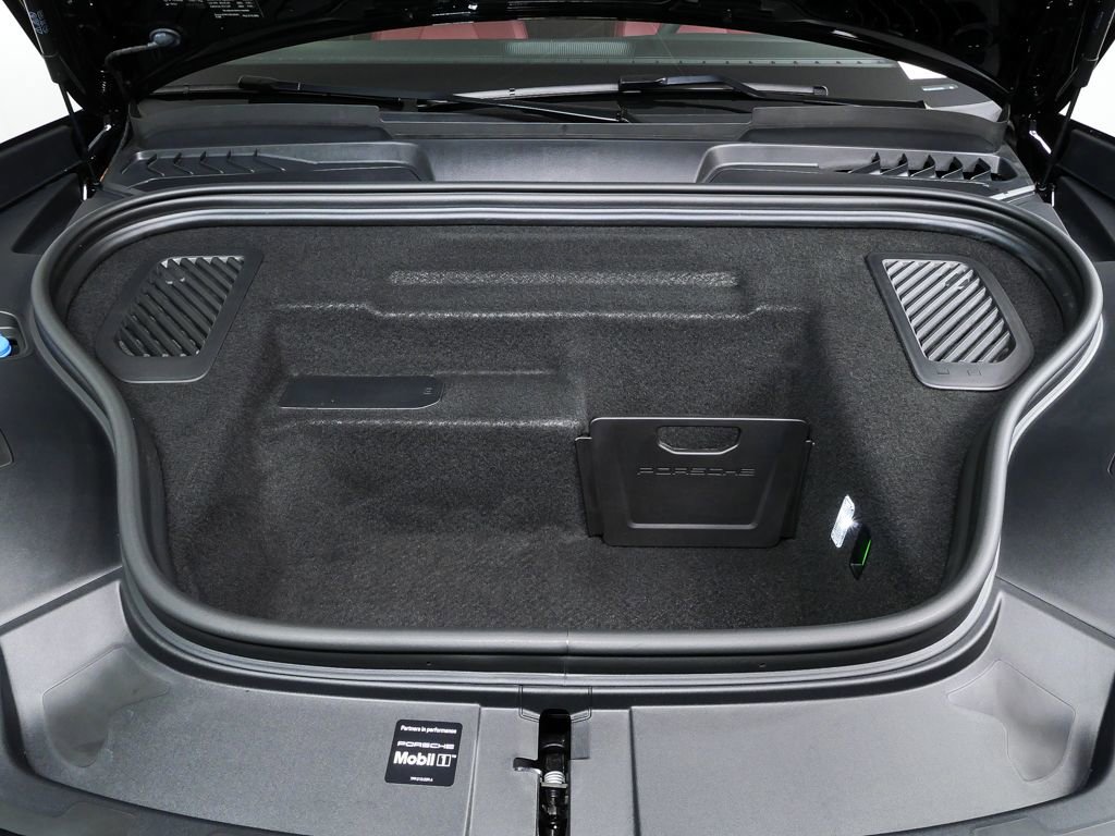 2025 Porsche Macan 4 Electric