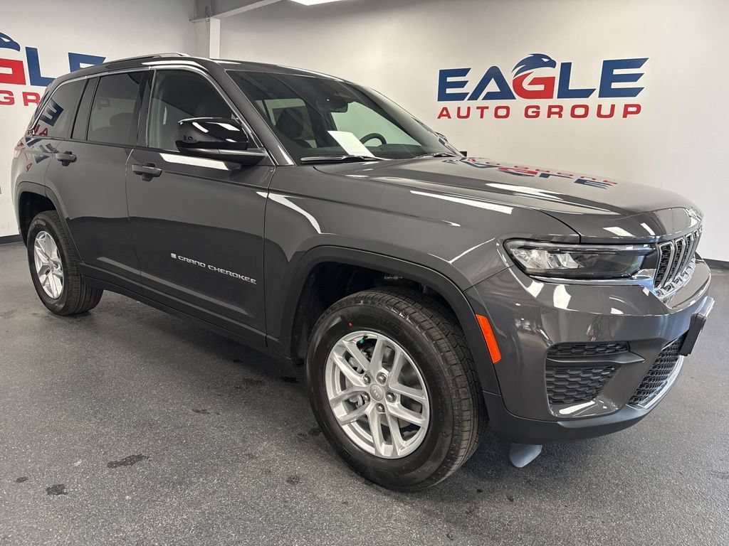 New 2026 Jeep Grand Cherokee Laredo w/ Trailer Tow Package