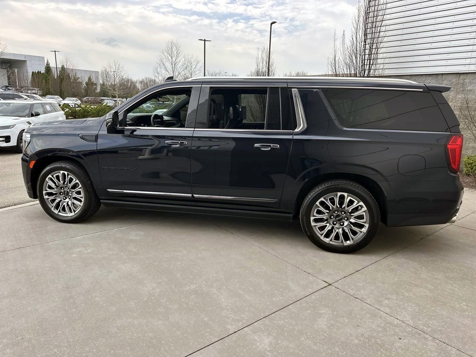 2023 GMC Yukon XL Denali Ultimate