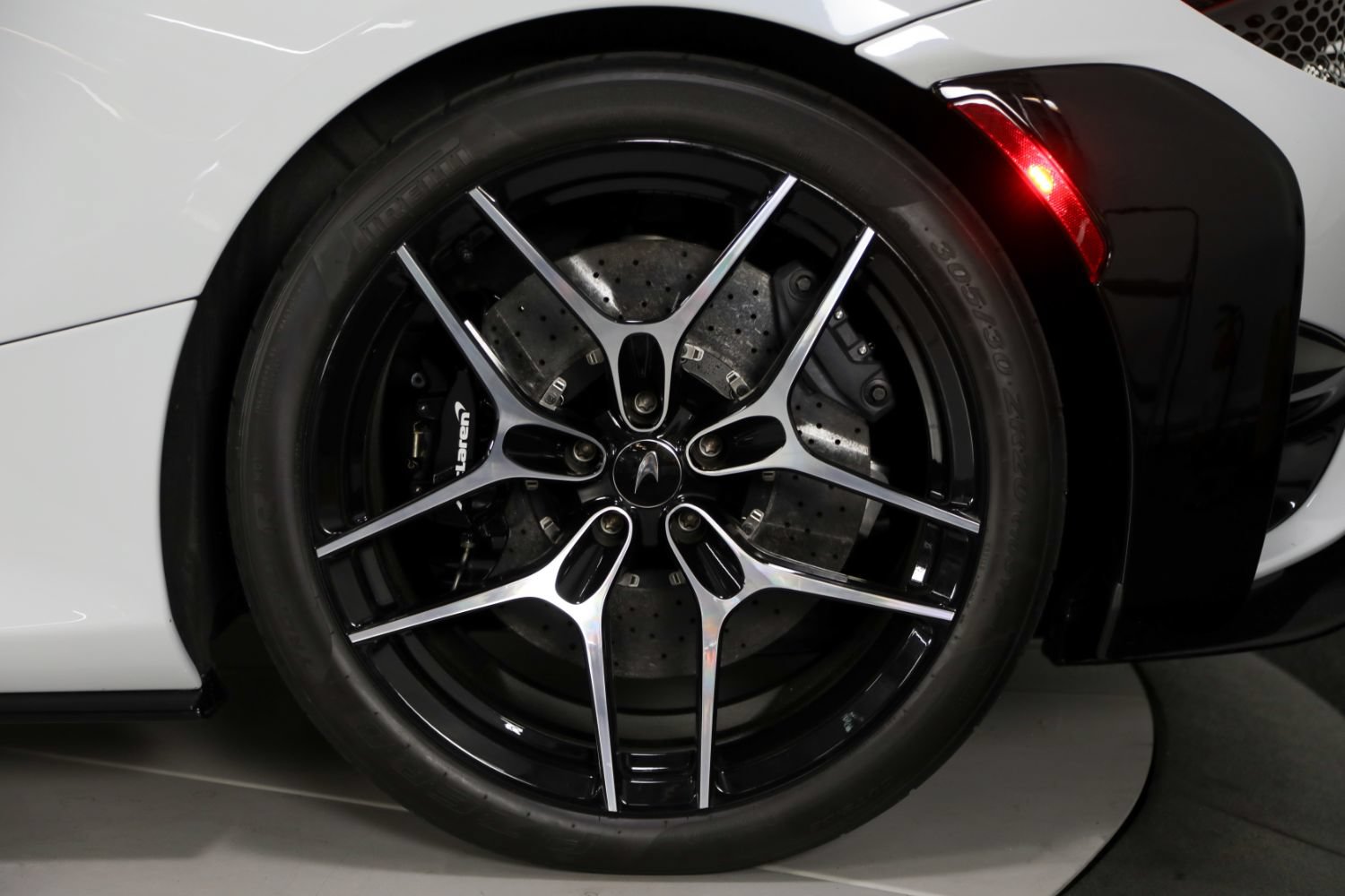 Used 2022 McLaren 765LT photo 24