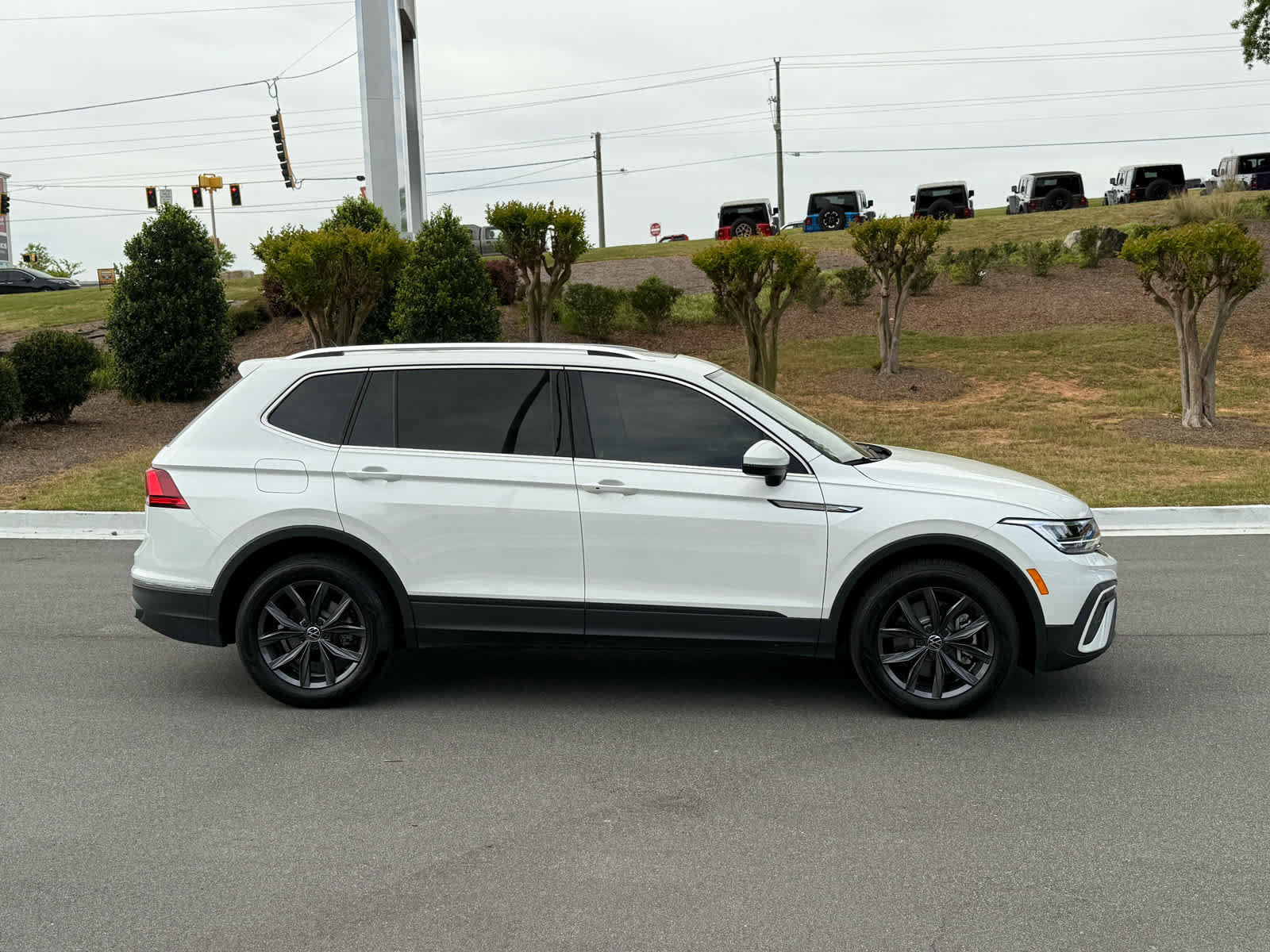 2023 Volkswagen Tiguan SE