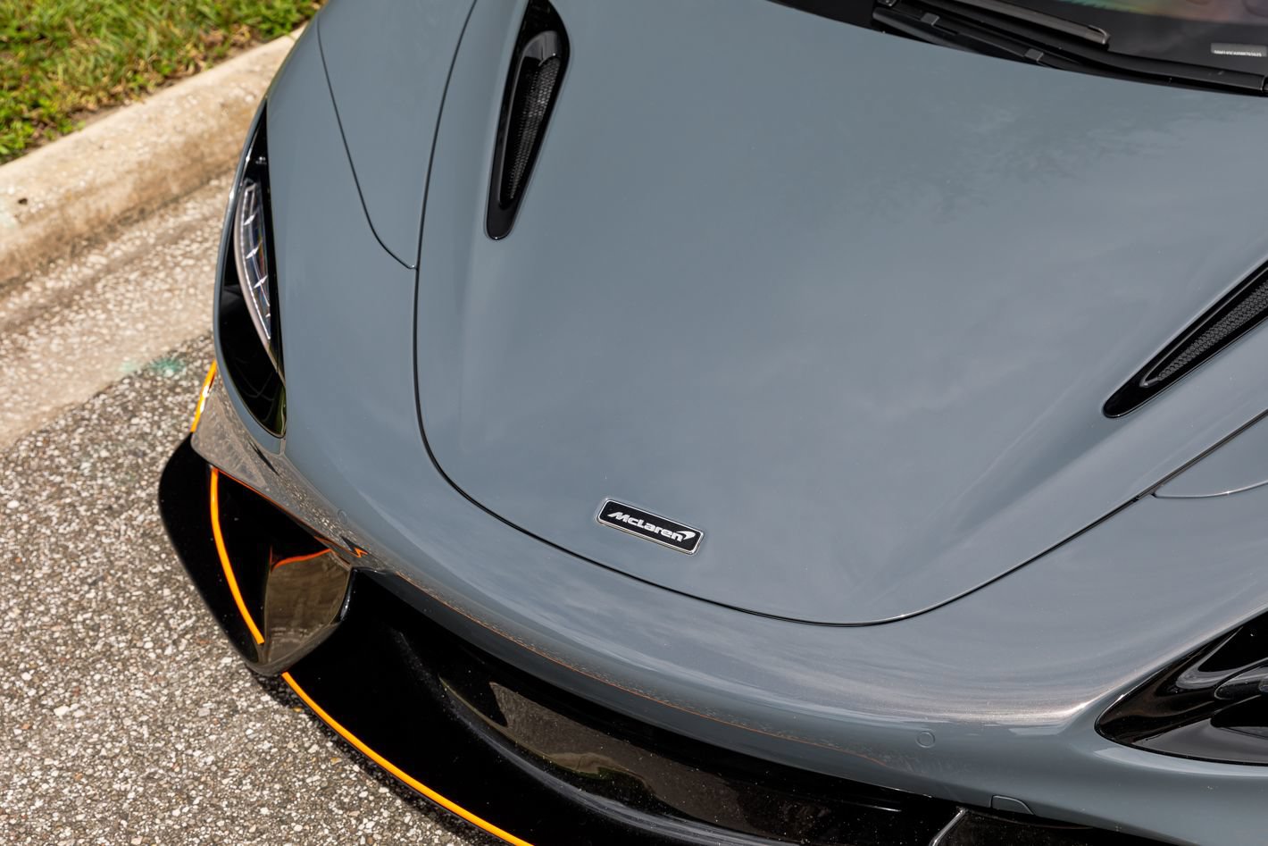 Used 2022 McLaren 765LT photo 44