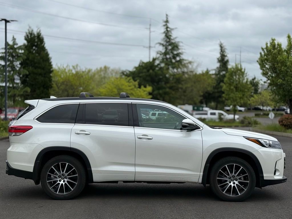 2017 Toyota Highlander SE