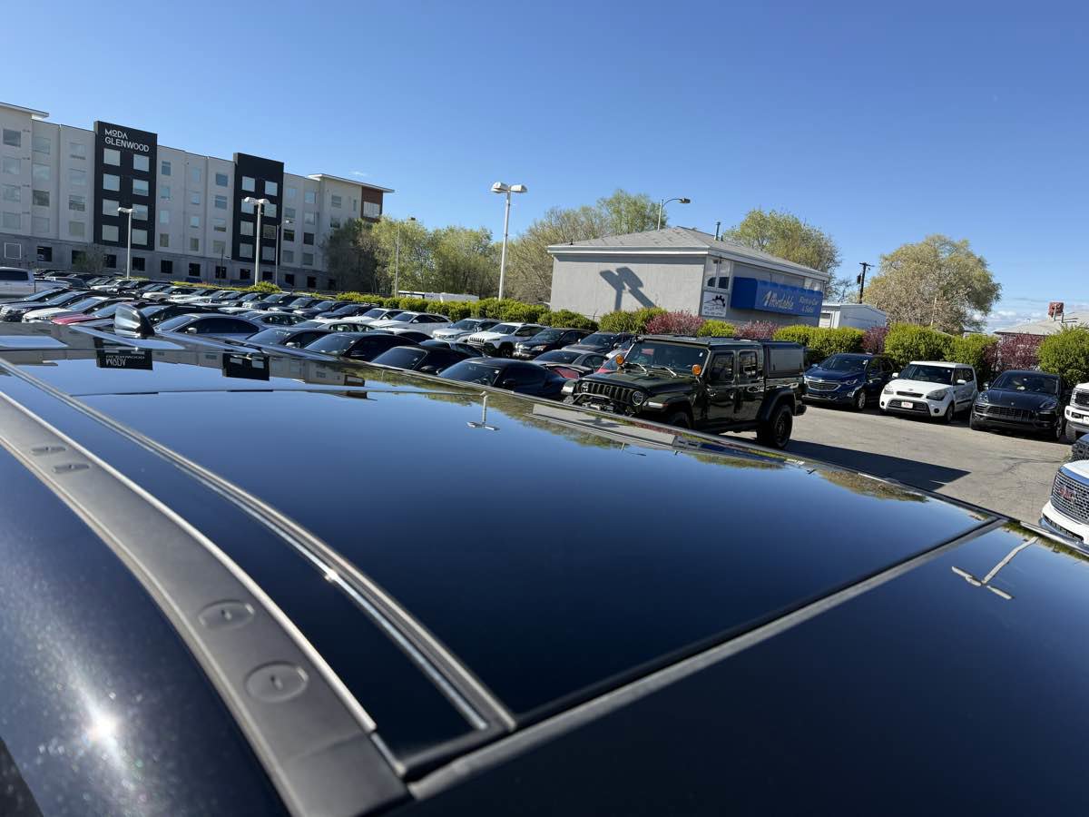 2024 Land Rover Defender 110 SE