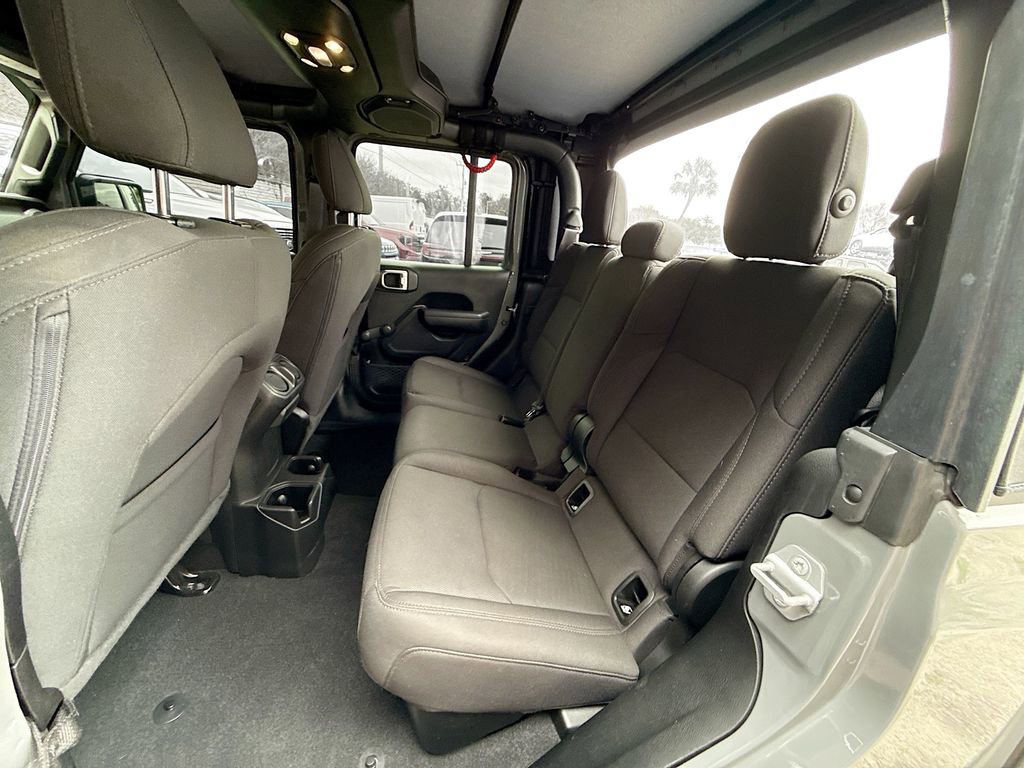 2022 Jeep Gladiator Sport