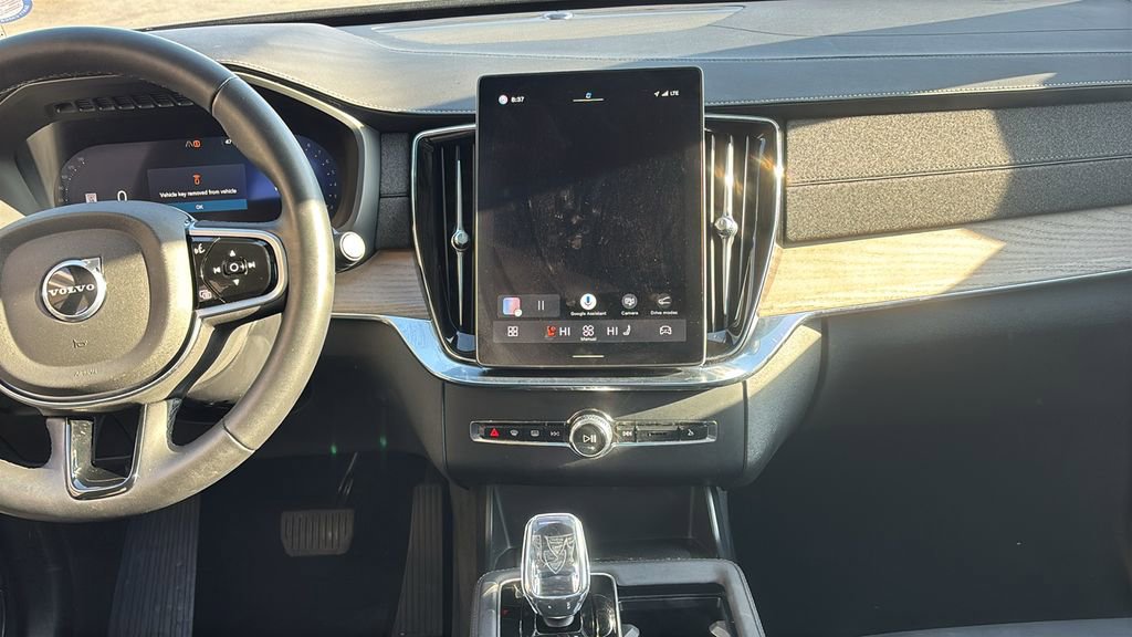 2025 Volvo Xc90 B6 Plus