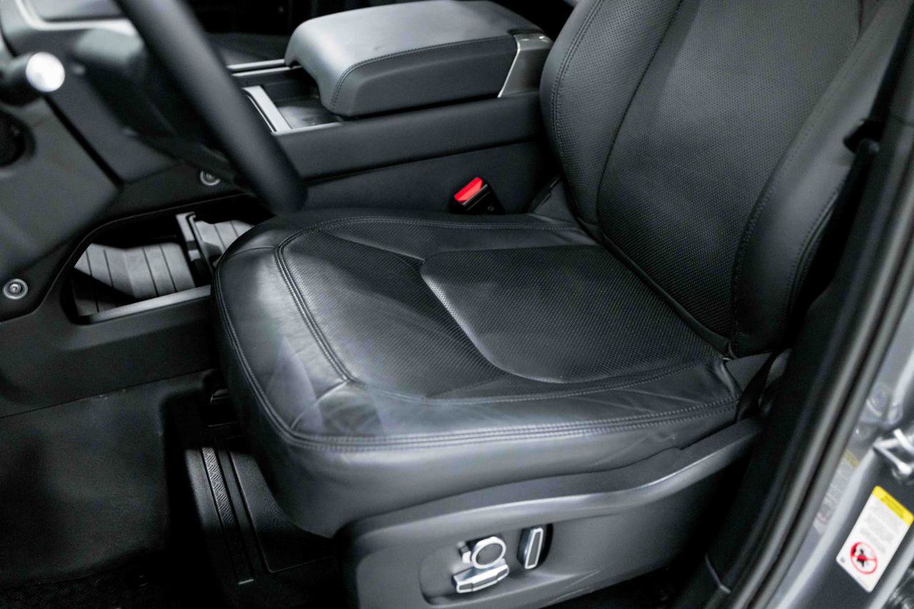 2023 Land Rover Defender 130 SE