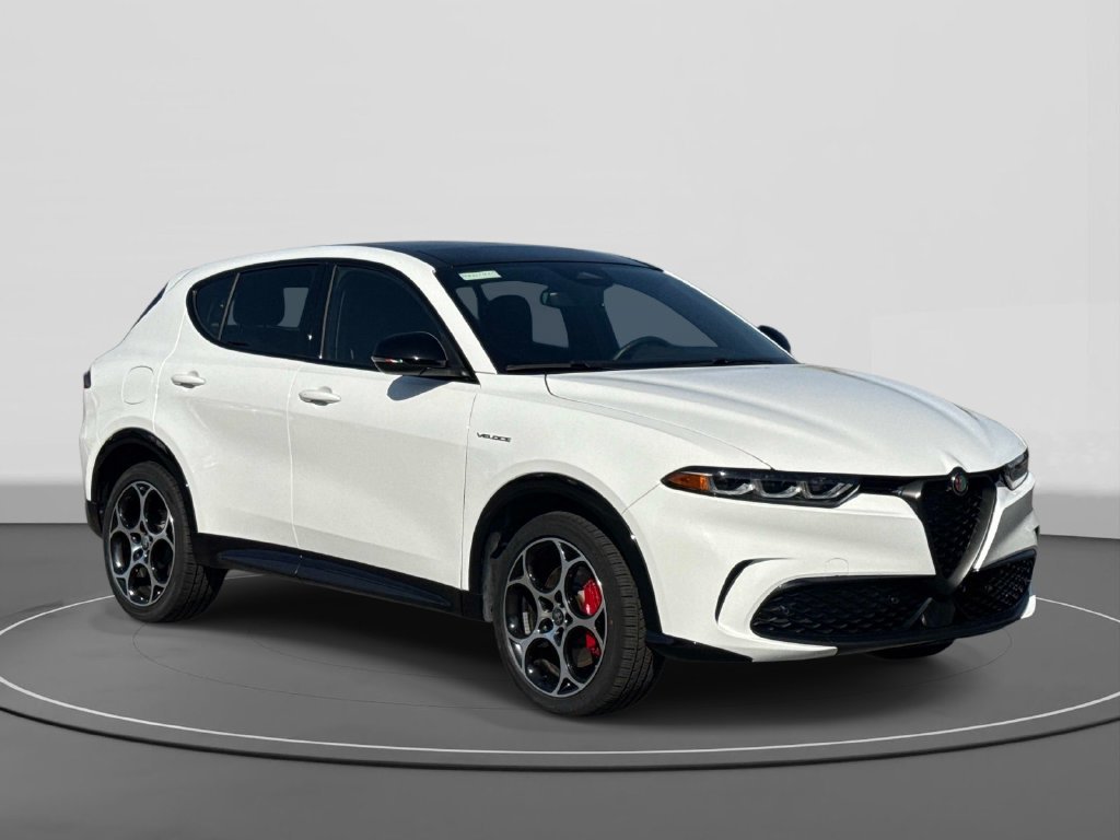 Used 2025 Alfa Romeo Tonale w/ Premium Package