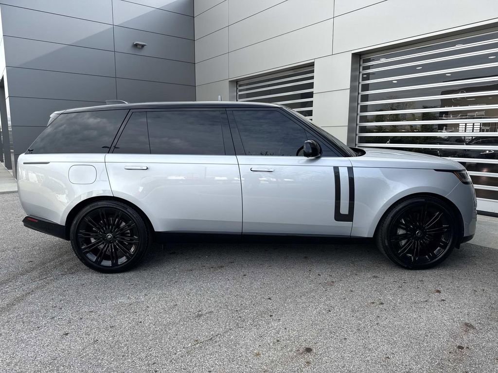 2025 Land Rover Range Rover Long Wheelbase SE