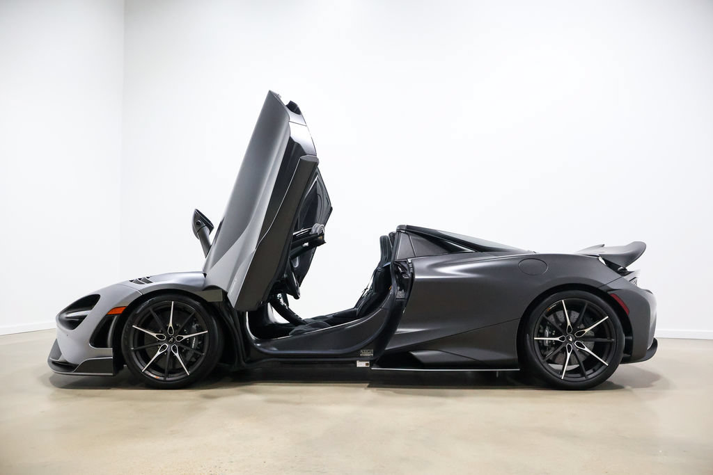 Used 2022 McLaren 765LT photo 33