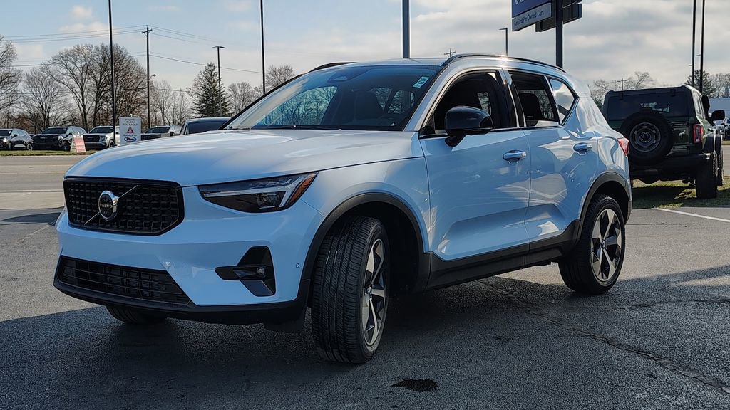 2026 Volvo Xc40 B5 Plus