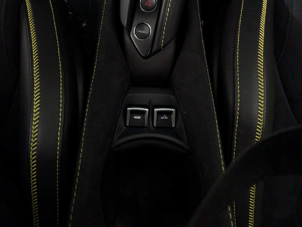 Used 2020 McLaren 720S Performance photo 21
