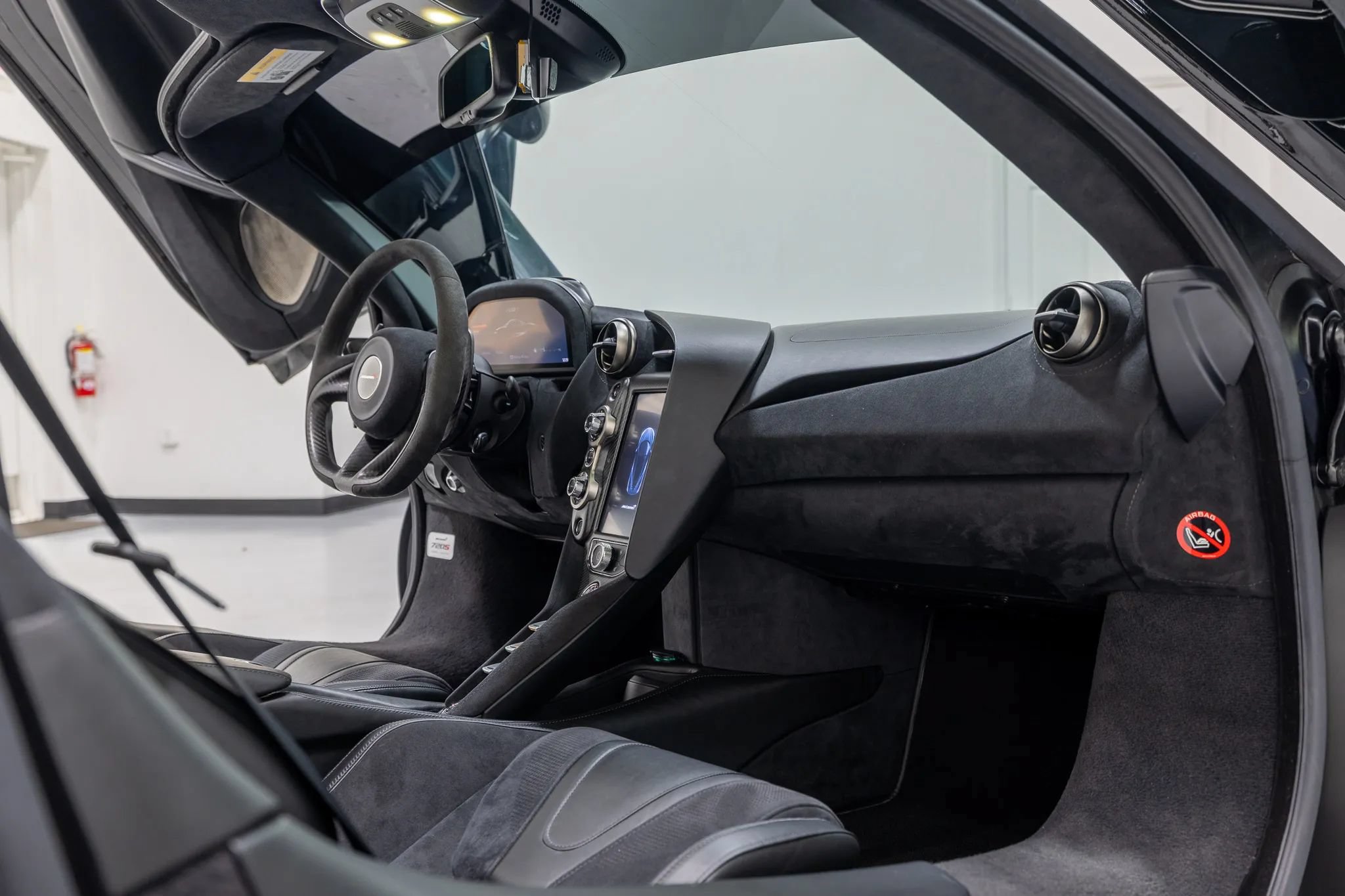 Used 2018 McLaren 720S Performance photo 38