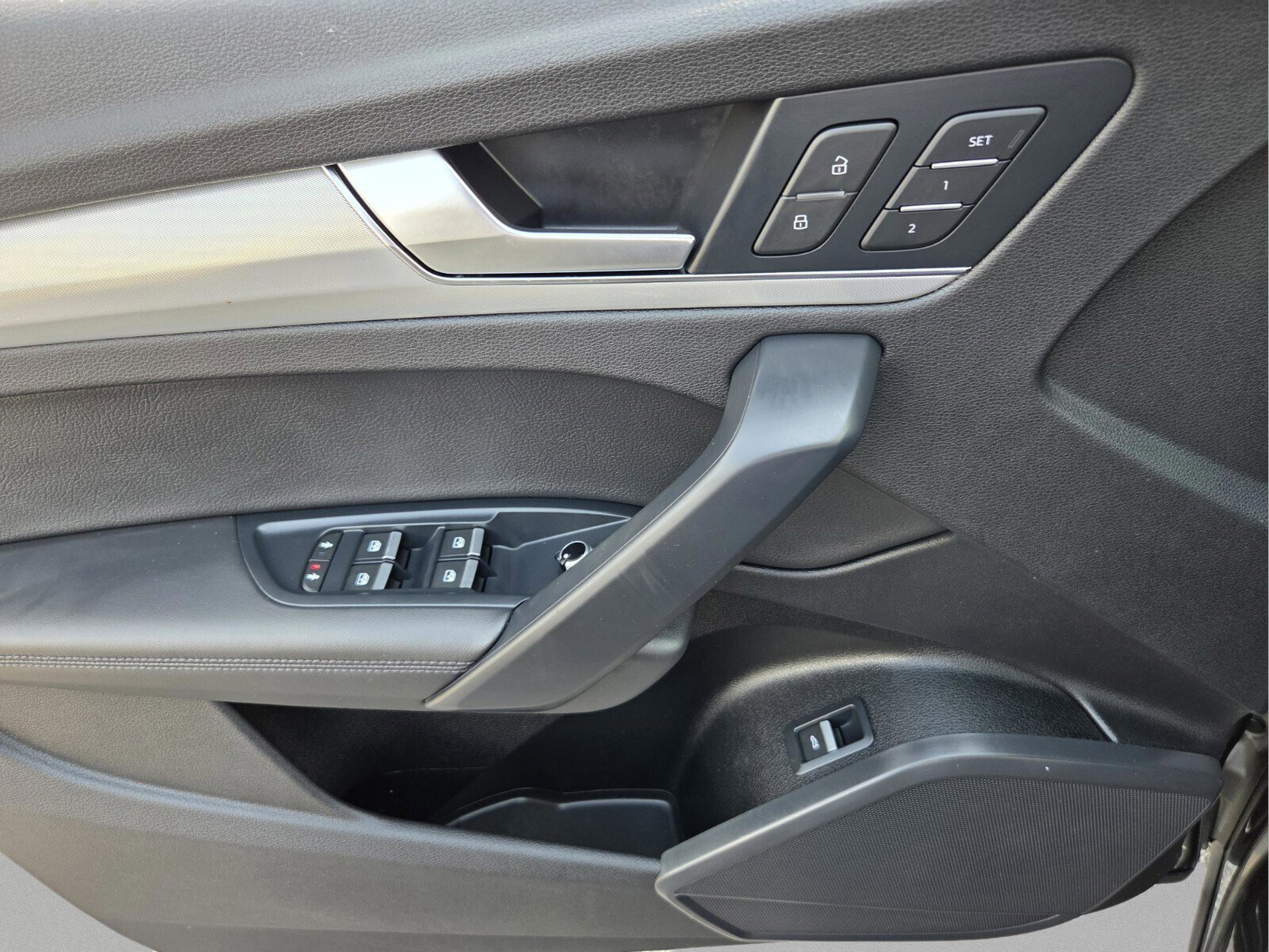 2020 Audi Q5 2.0T Titanium Premium Plus