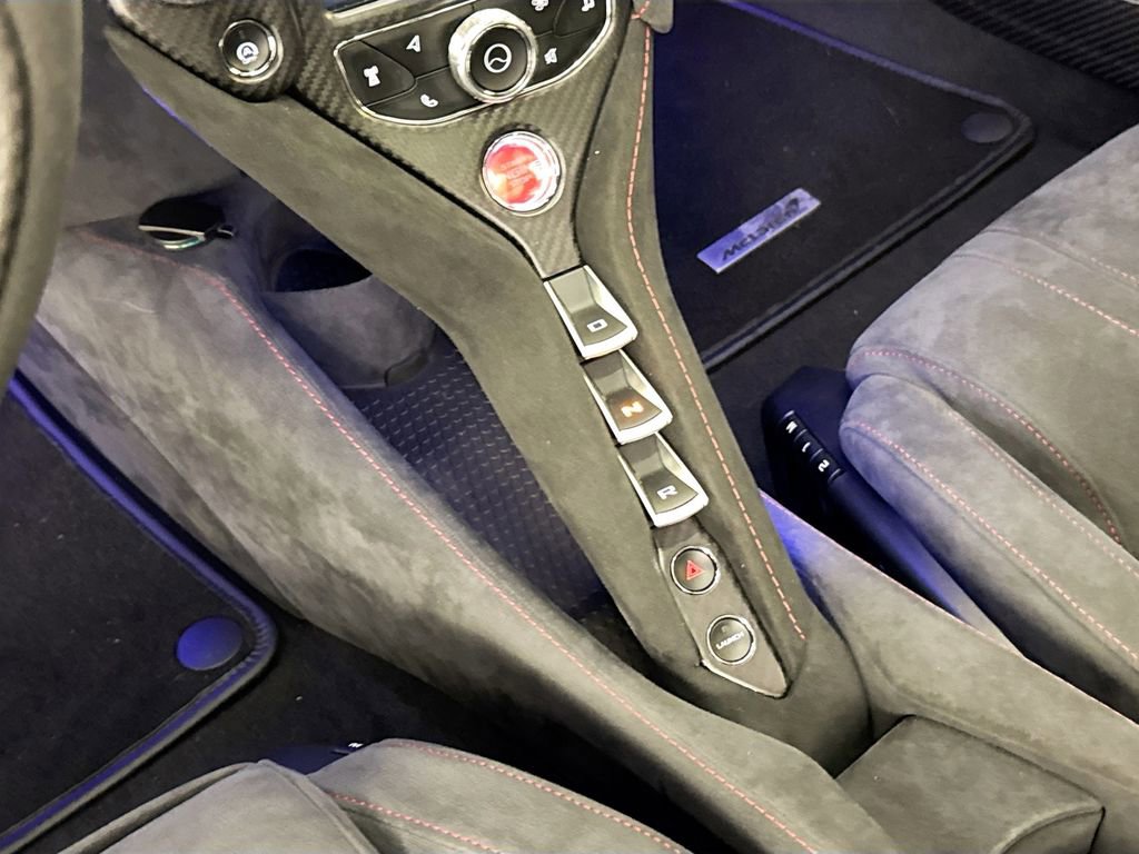 Used 2018 McLaren 720S photo 17