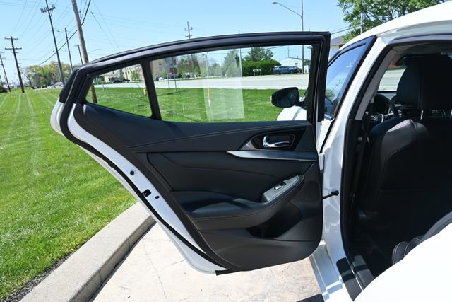 2023 Nissan Maxima SL