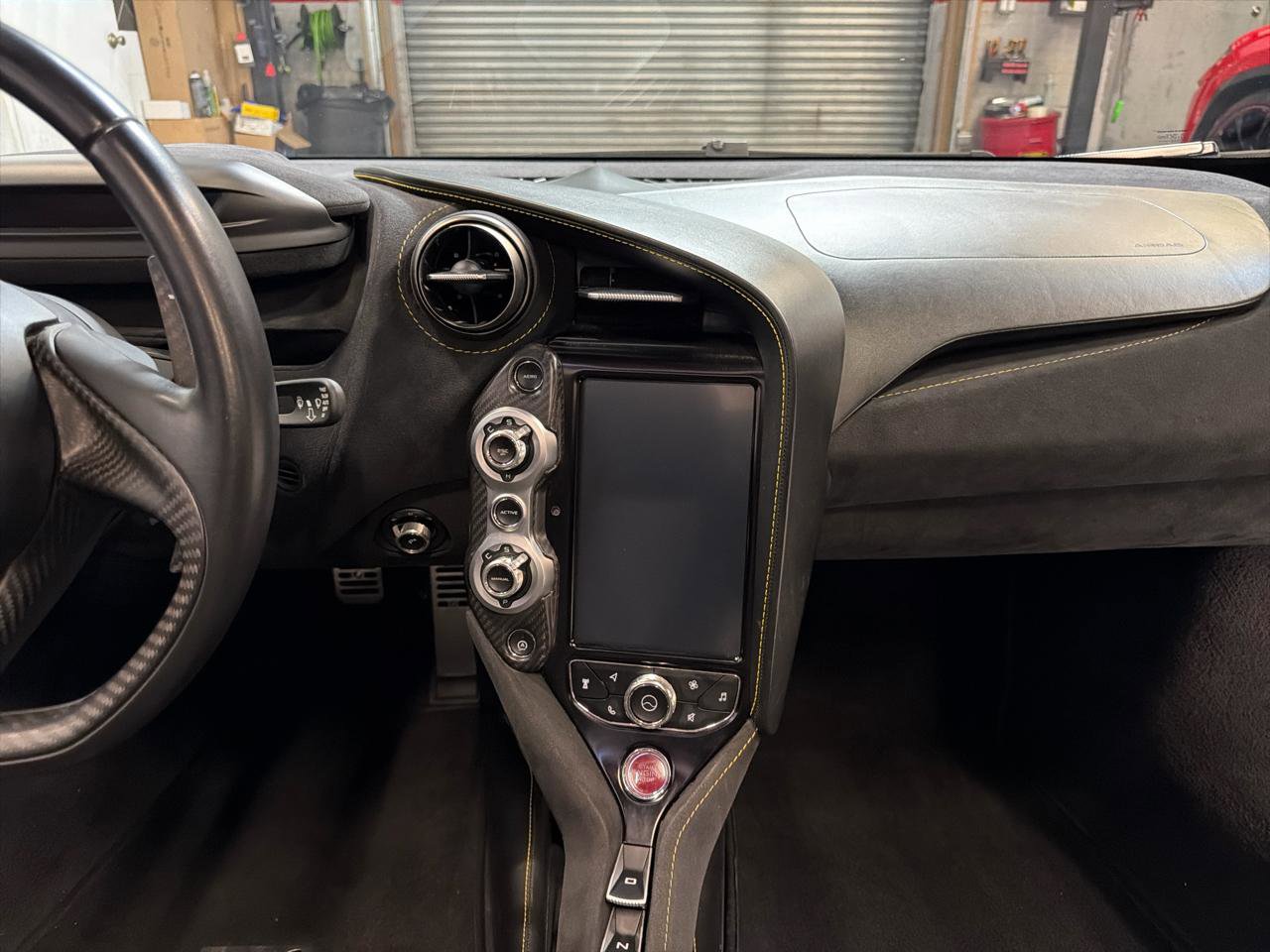 Used 2020 McLaren 720S Performance photo 21