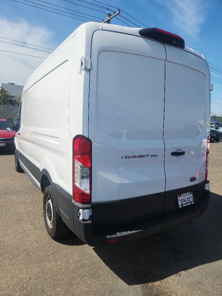 2023 Ford Transit 250 Medium Roof