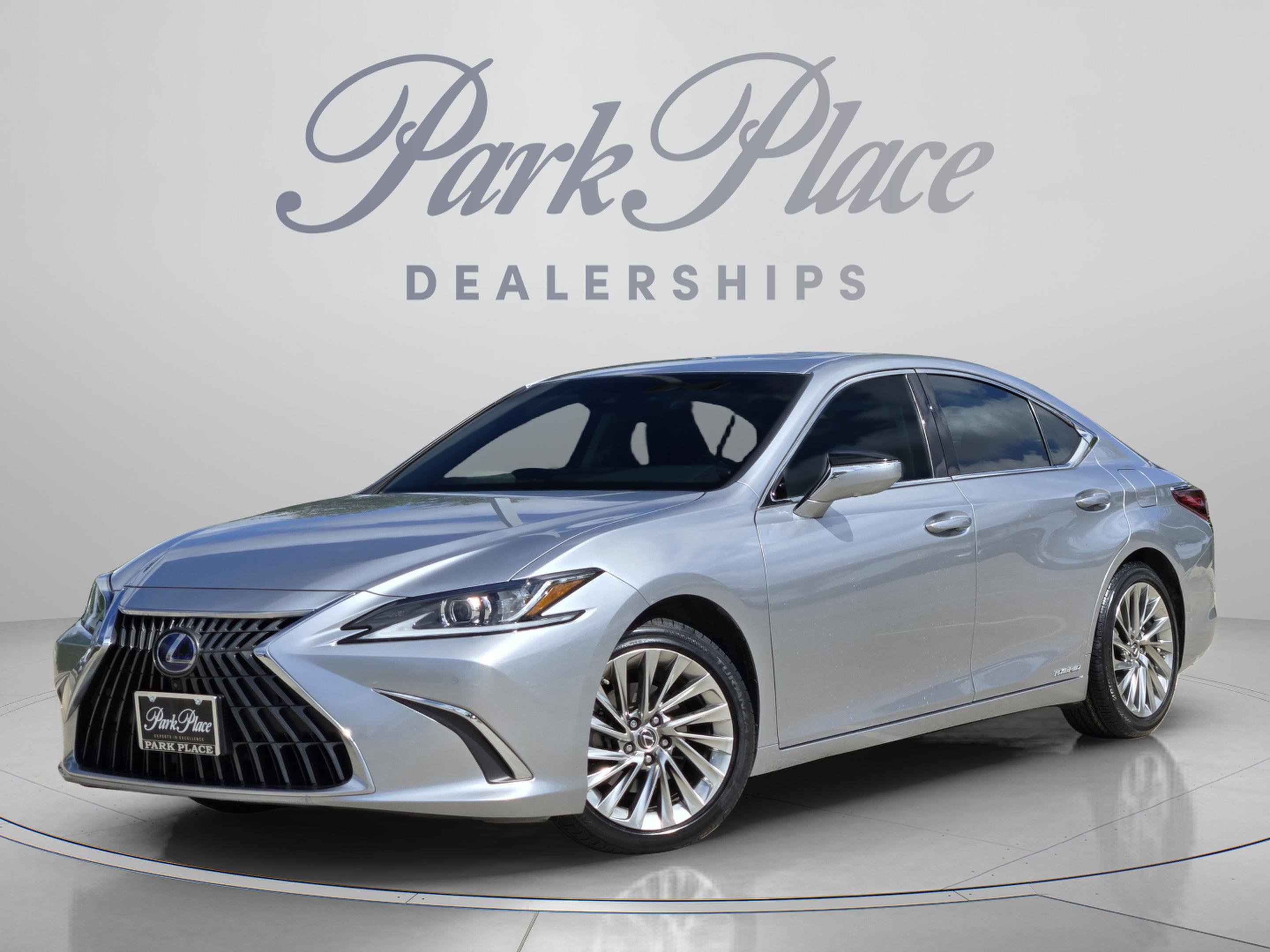 Used 2022 Lexus ES 300h w/ Accessory Package