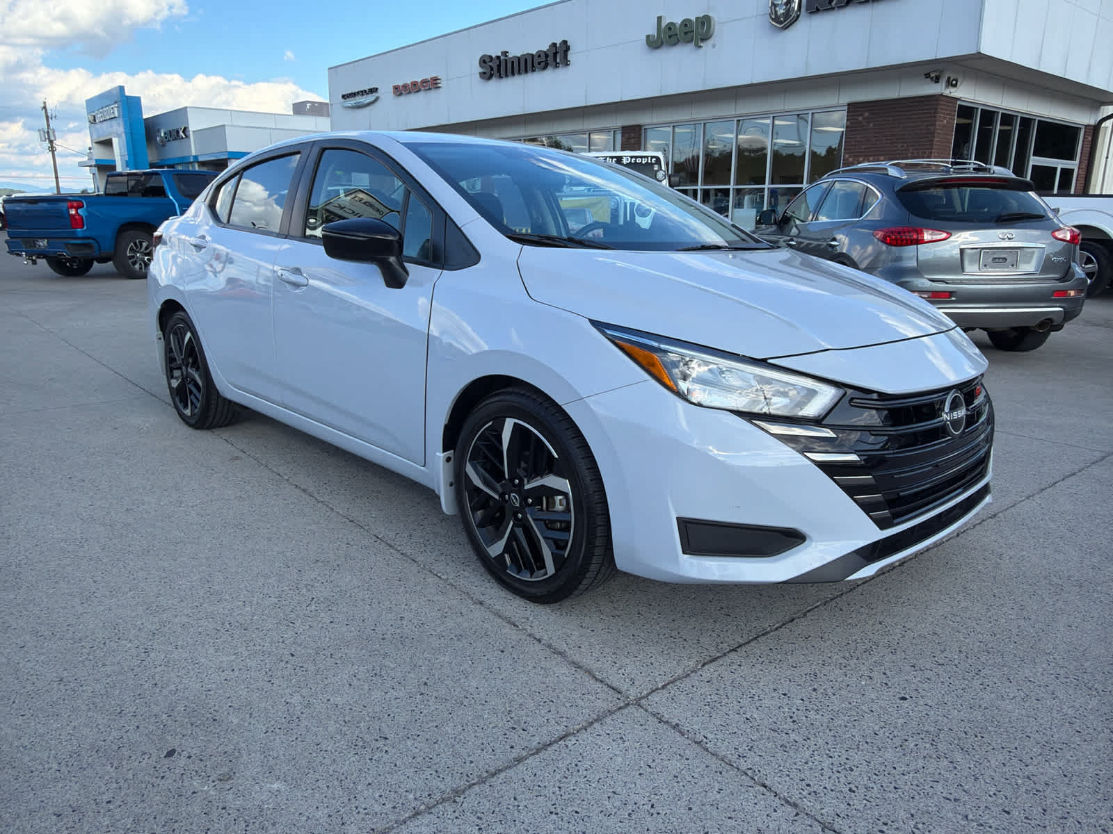 Used 2024 Nissan Versa SR w/ Trunk Package