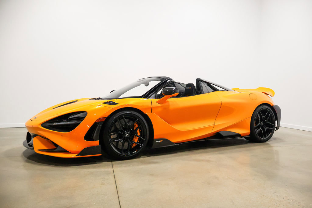 Used 2022 McLaren 765LT photo 3