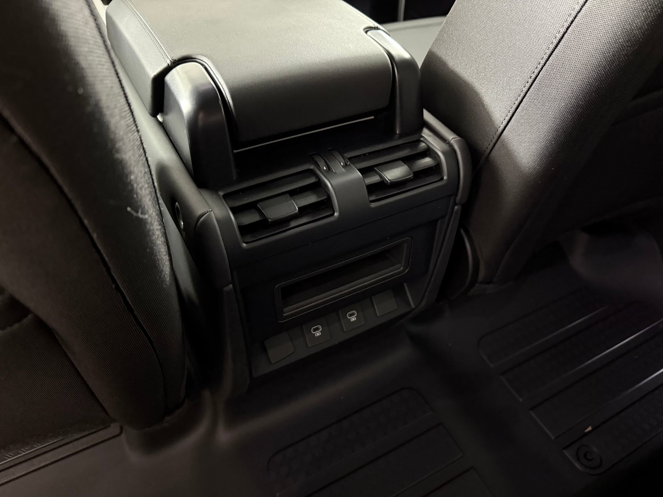 2025 Land Rover Defender 110 S