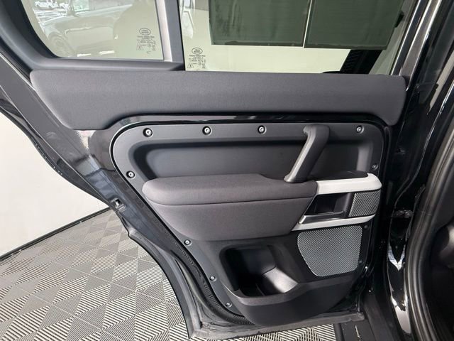 2023 Land Rover Defender 130 SE