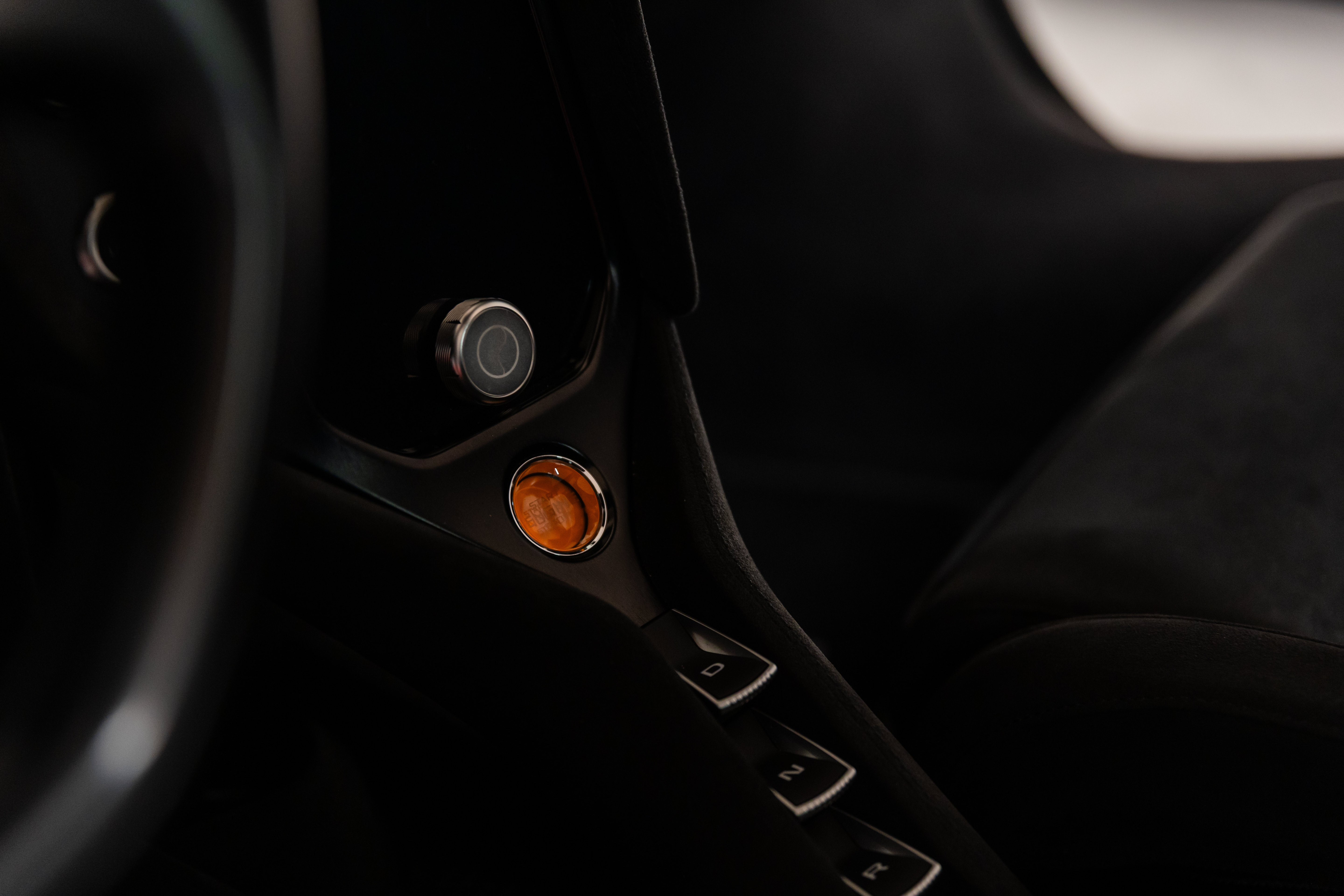 New 2025 McLaren 750S photo 16