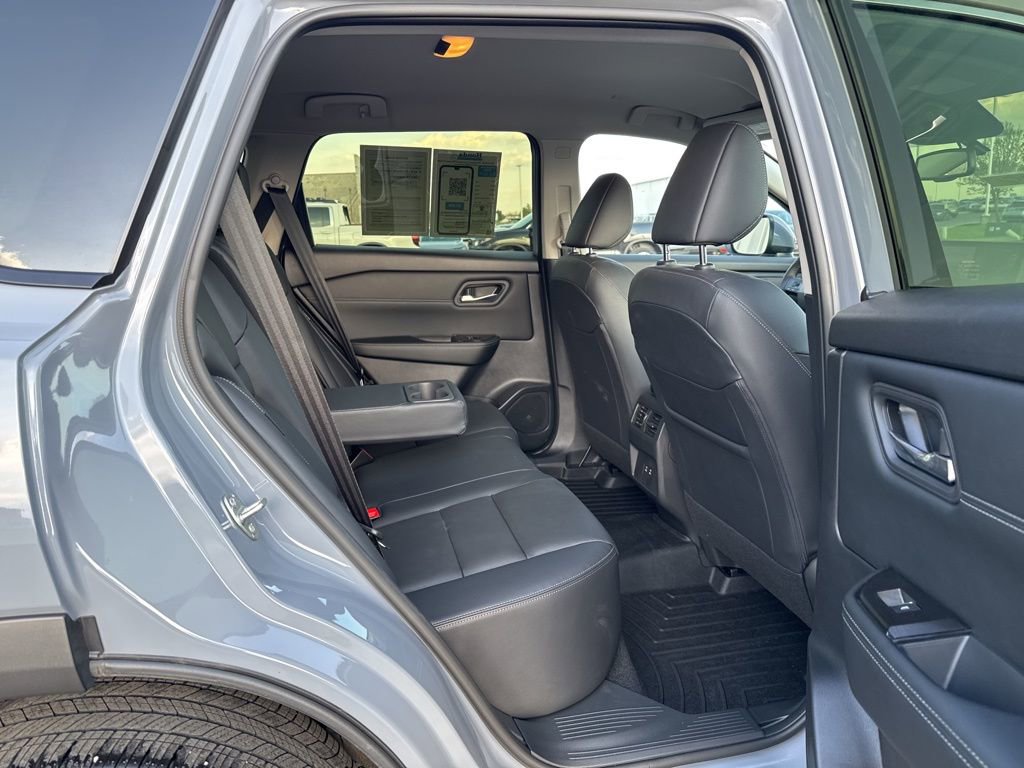 2025 Nissan Rogue SL