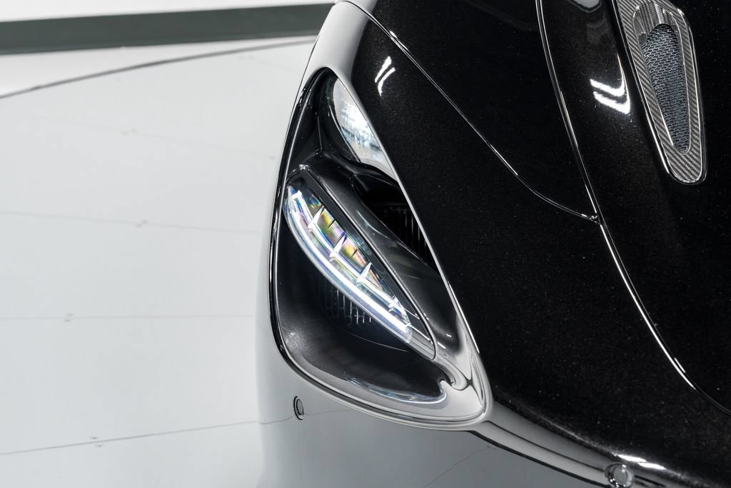 Used 2020 McLaren 720S Performance photo 38
