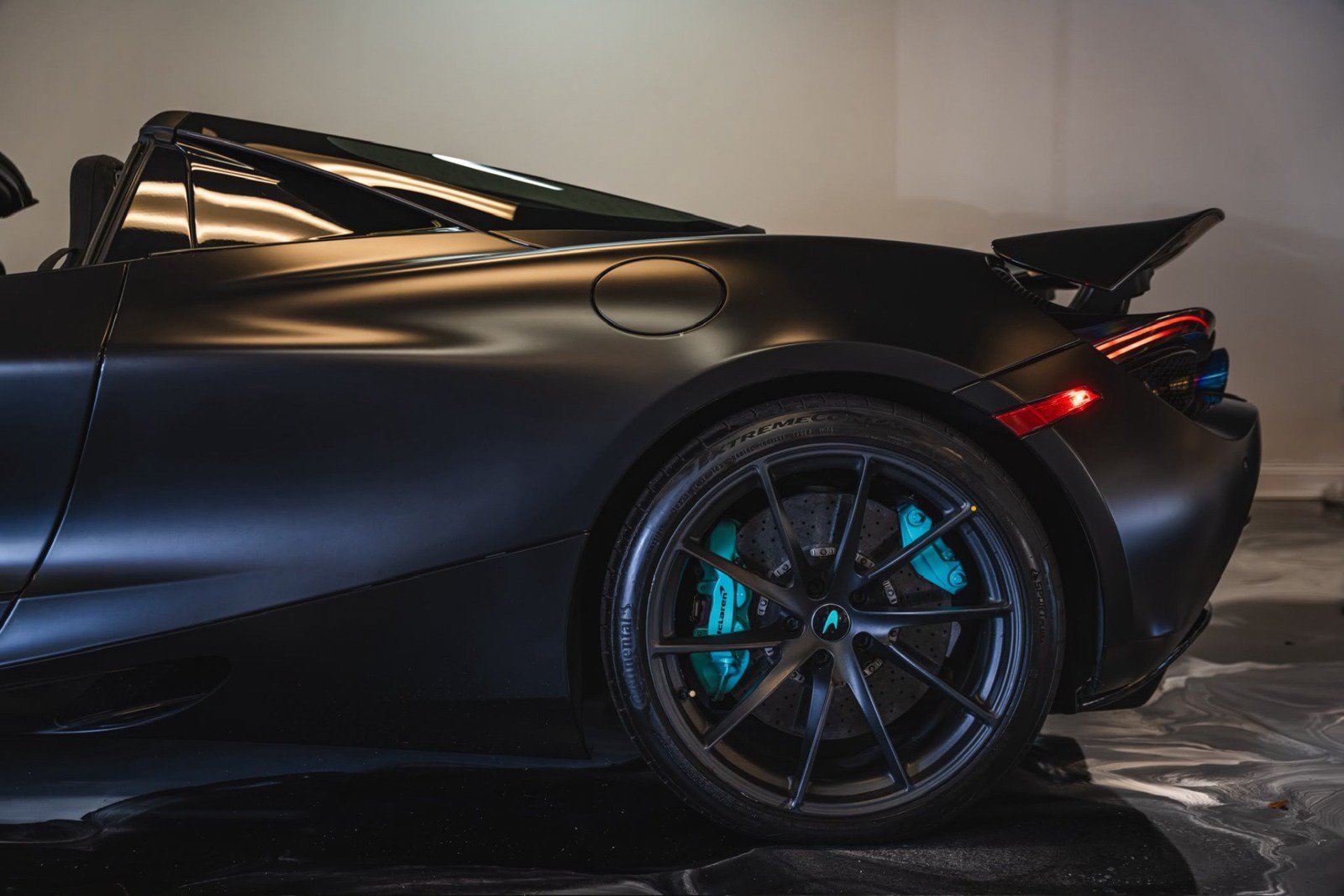 Used 2020 McLaren 720S Performance photo 12