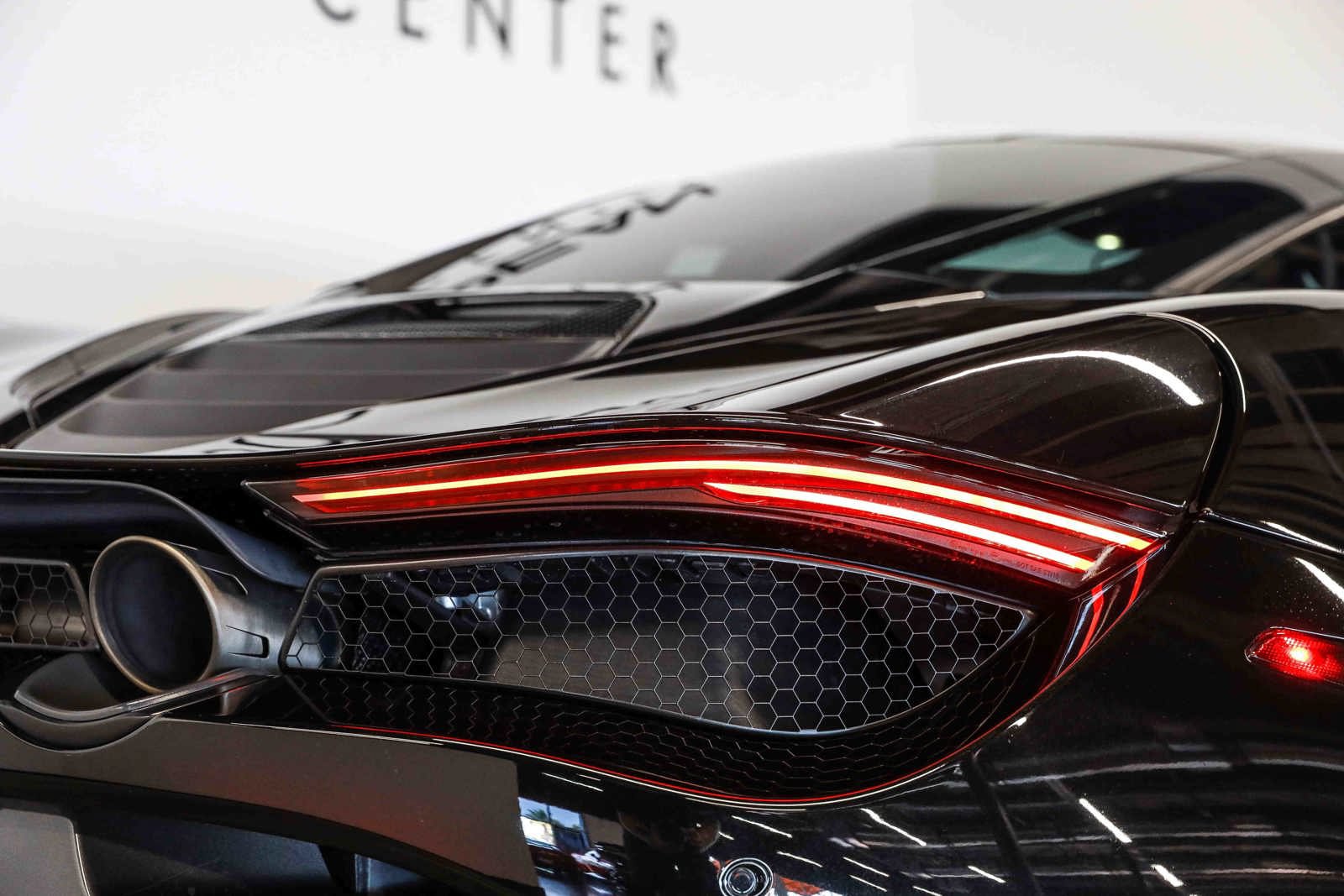 Used 2019 McLaren 720S photo 31