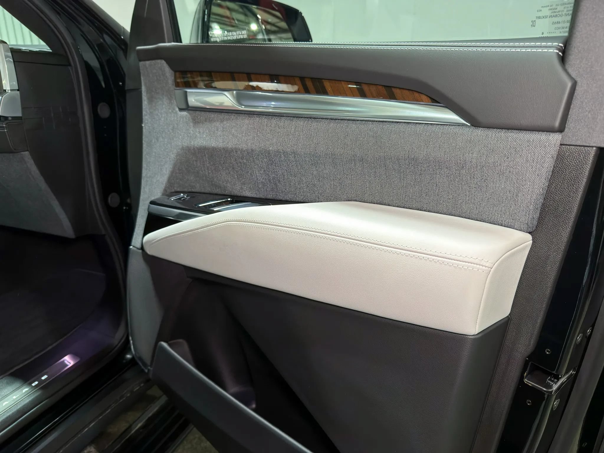 2026 Cadillac Escalade Platinum Sport - Photo 26