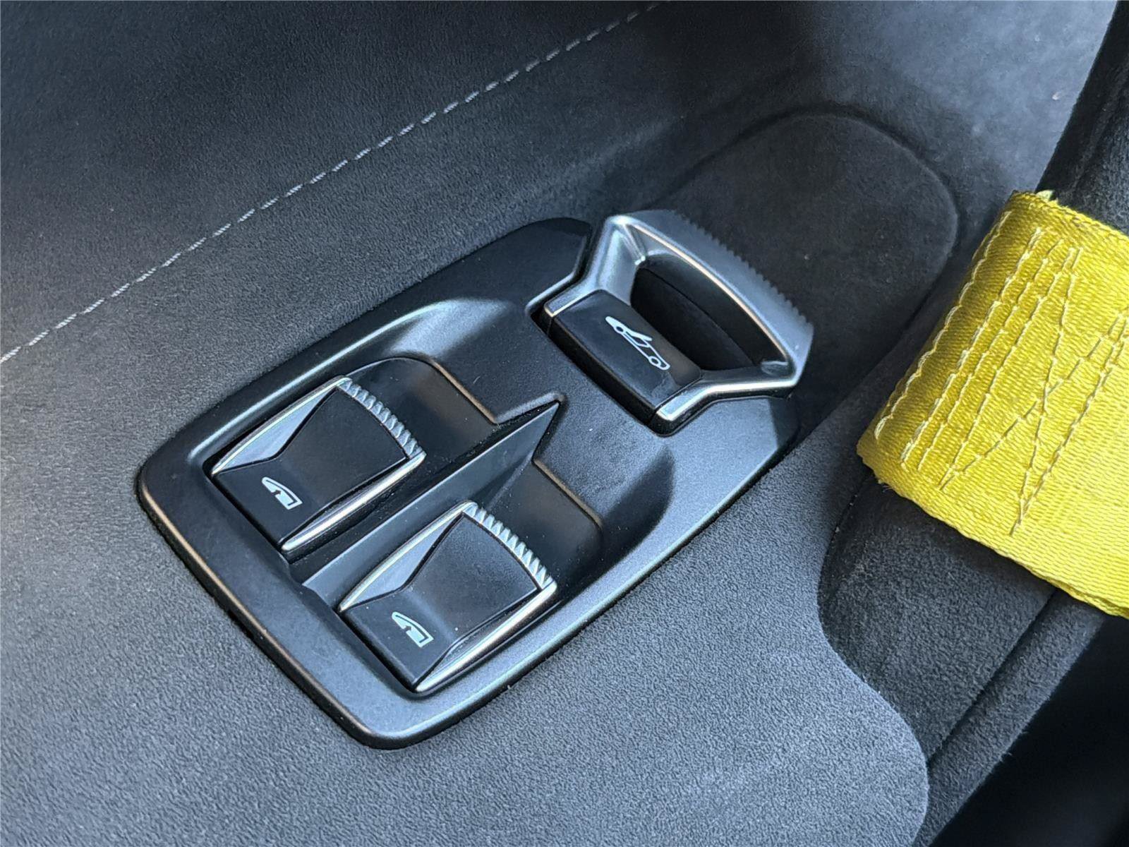 Used 2019 McLaren 720S photo 23