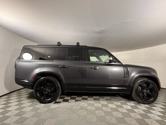 2024 Land Rover Defender 130 X-Dynamic SE