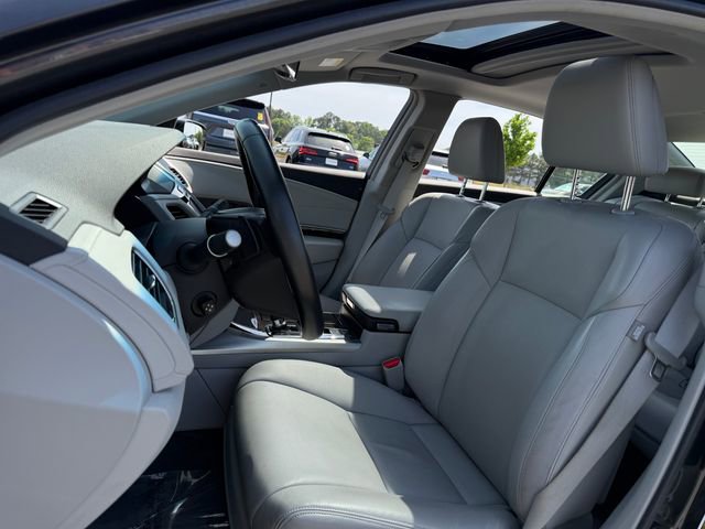 2015 Acura RLX w/ Technology Package