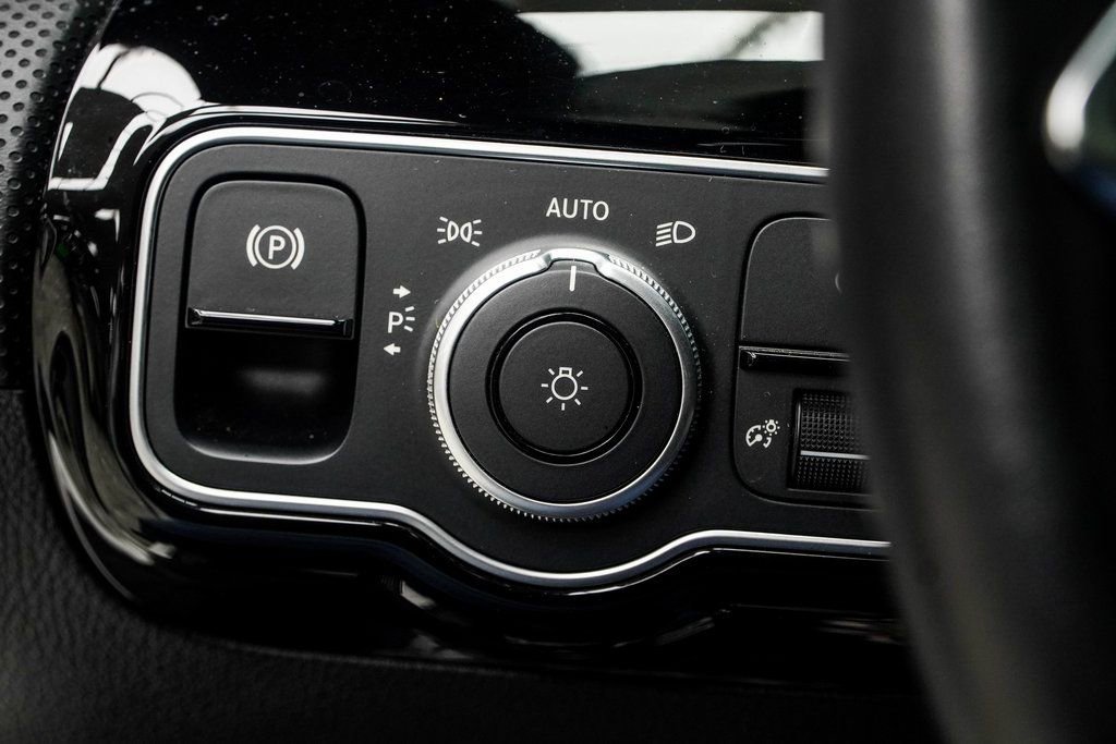 2025 Mercedes-Benz CLA 250