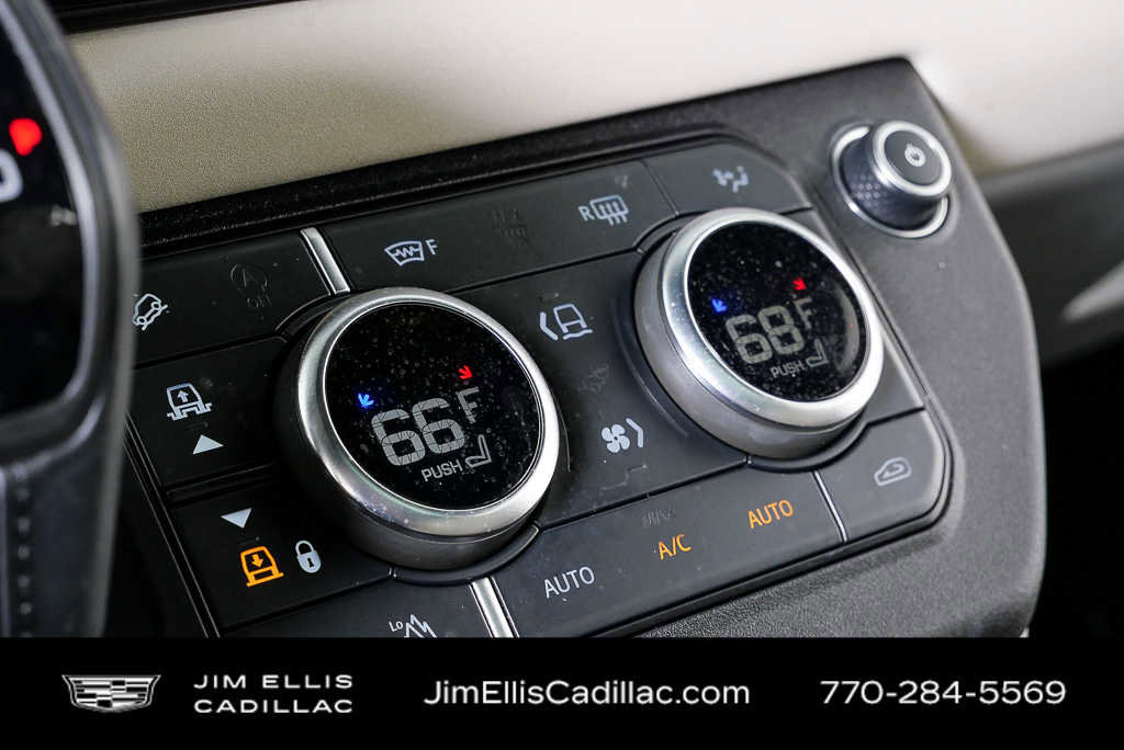 2023 Land Rover Defender 110 SE