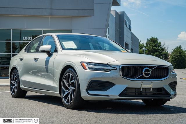 Used 2020 Volvo S60 T6 Momentum