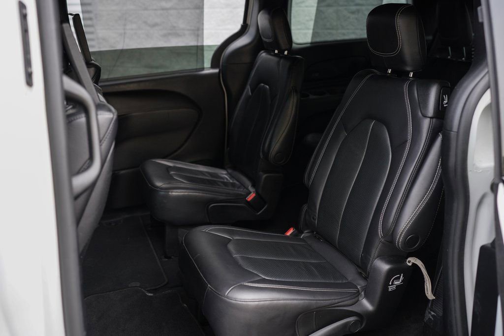 2022 Chrysler Pacifica Touring-L