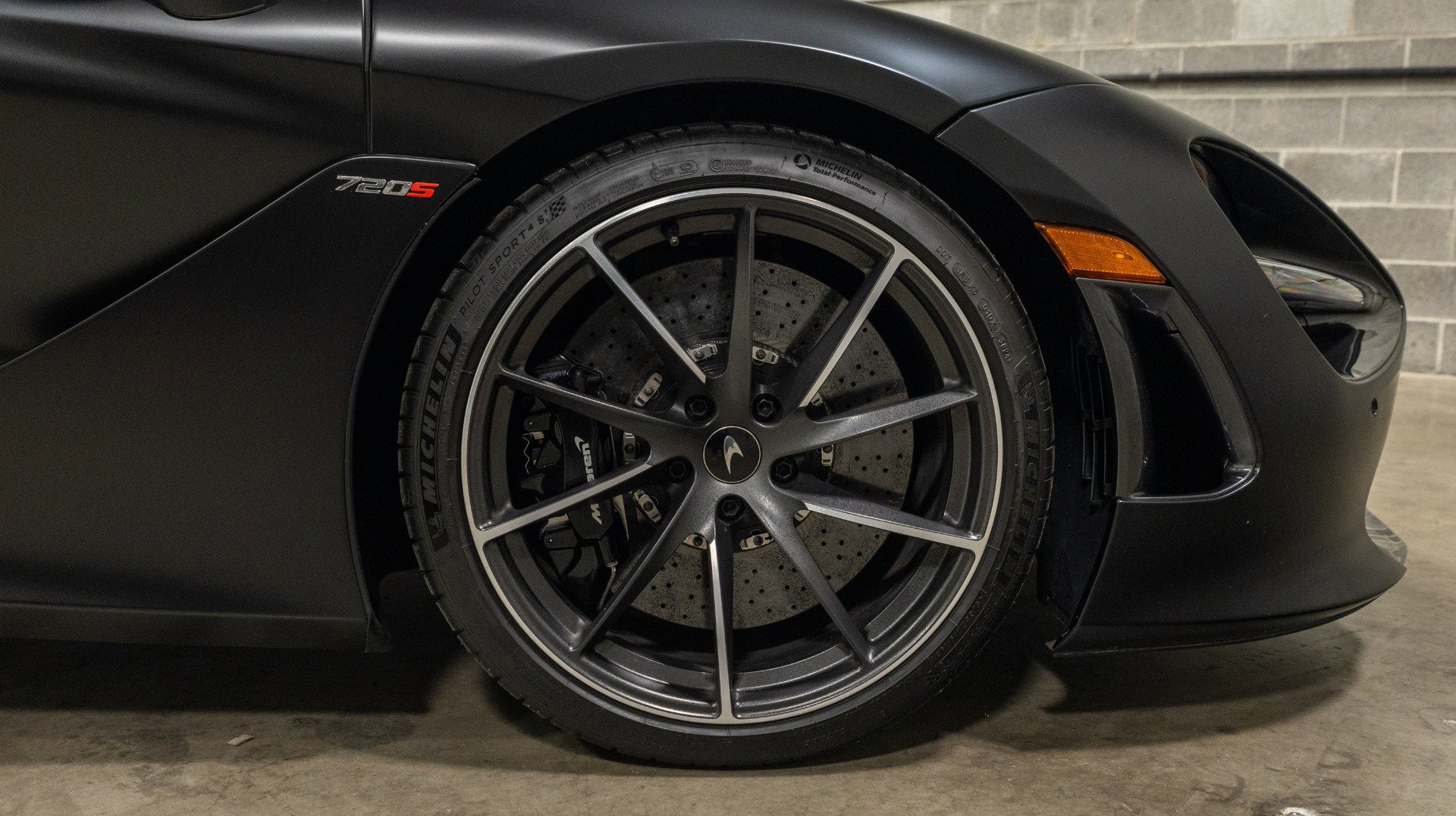 Used 2020 McLaren 720S Spider photo 33