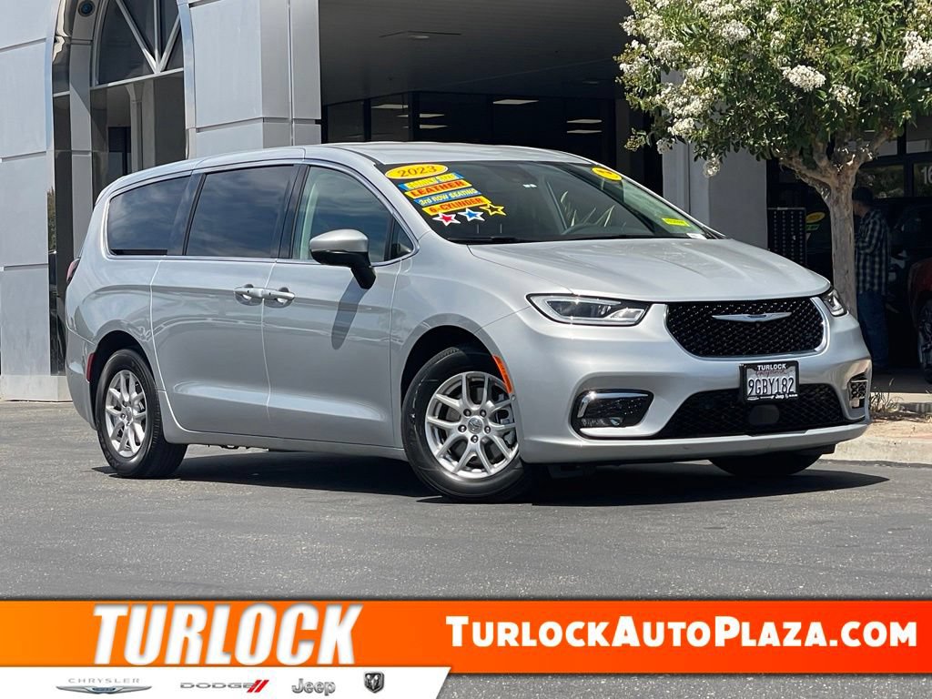 Used 2023 Chrysler Pacifica Touring-L