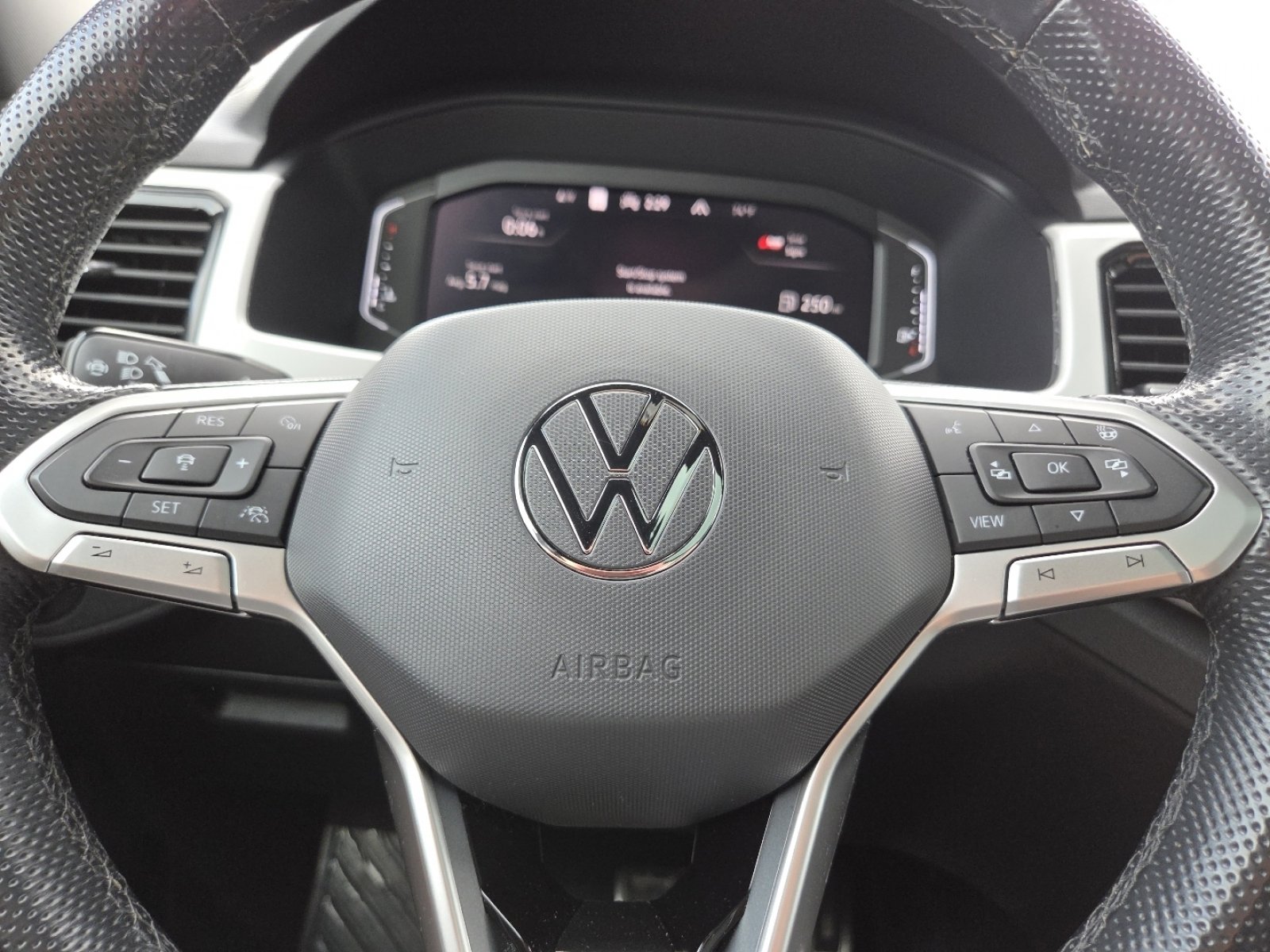 2022 Volkswagen Atlas Cross Sport SEL Premium R-Line