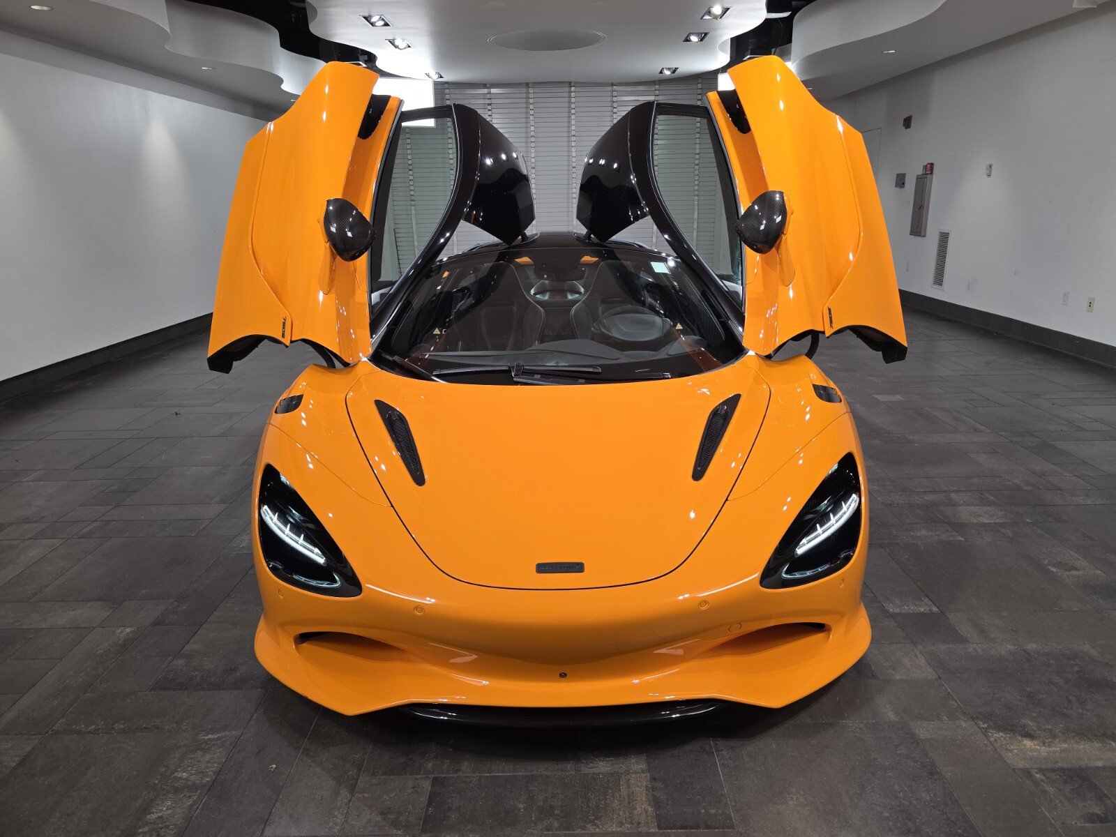 Used 2025 McLaren 750S photo 23