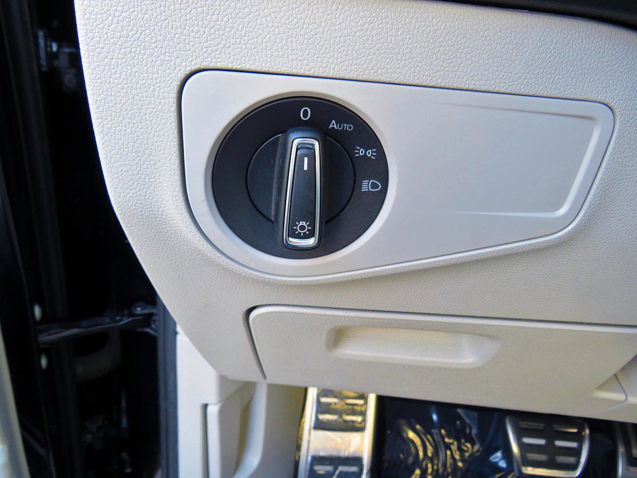 2023 Volkswagen Tiguan SE R-Line